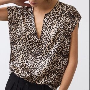 RUTI Leopard Print V-Neck Women's Top
